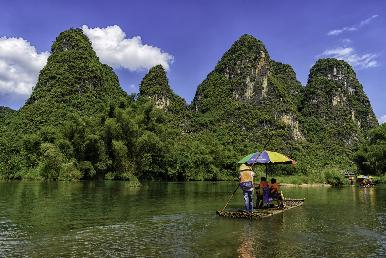 景點：遇龍河竹筏漂流